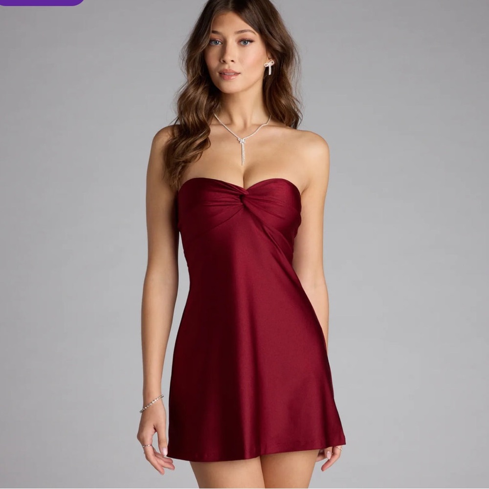NWT Windsor Twist & Turn Burgundy Strapless Dress